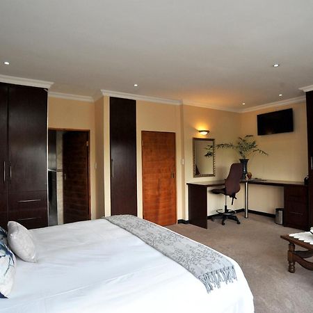 Sunset Manor Guest House Потчефструм Екстериор снимка