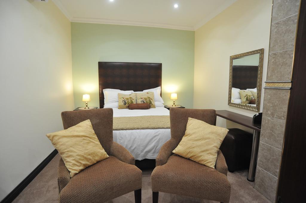Sunset Manor Guest House Потчефструм Екстериор снимка