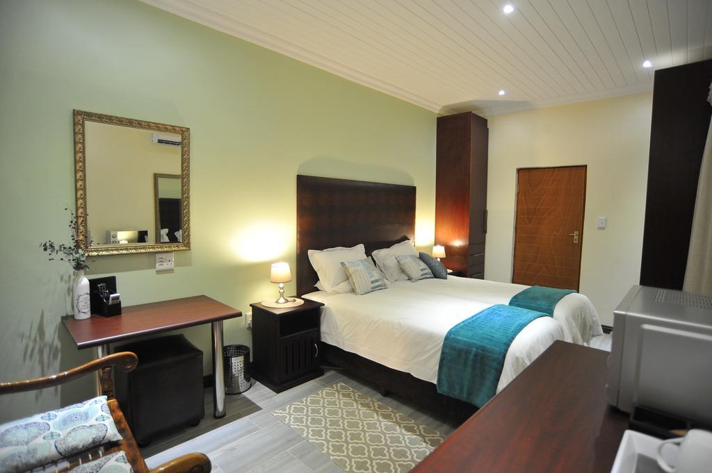 Sunset Manor Guest House Потчефструм Екстериор снимка