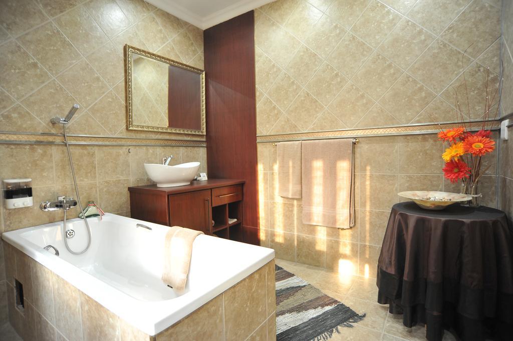 Sunset Manor Guest House Потчефструм Екстериор снимка