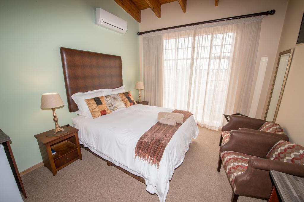 Sunset Manor Guest House Потчефструм Екстериор снимка
