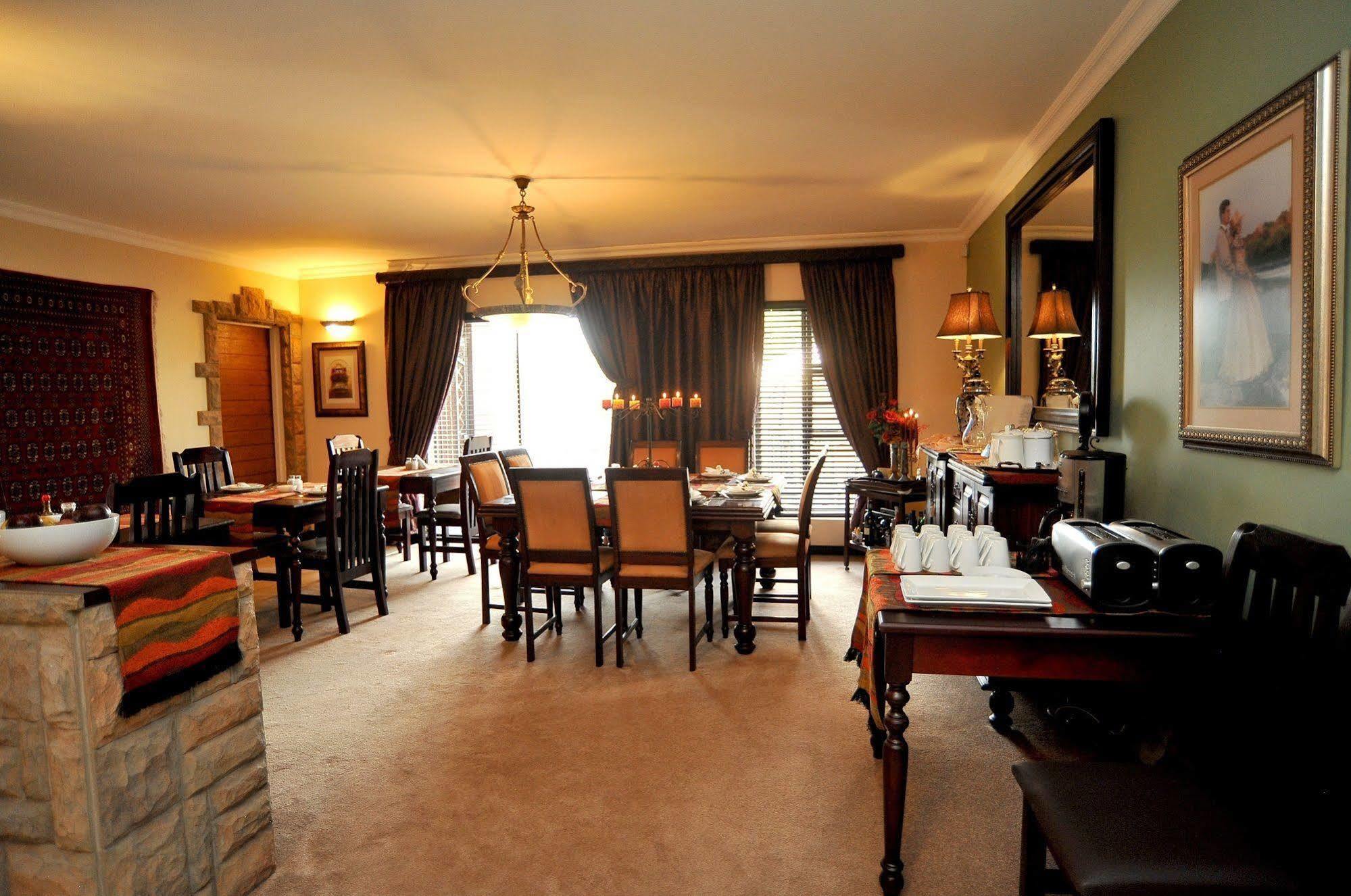 Sunset Manor Guest House Потчефструм Екстериор снимка
