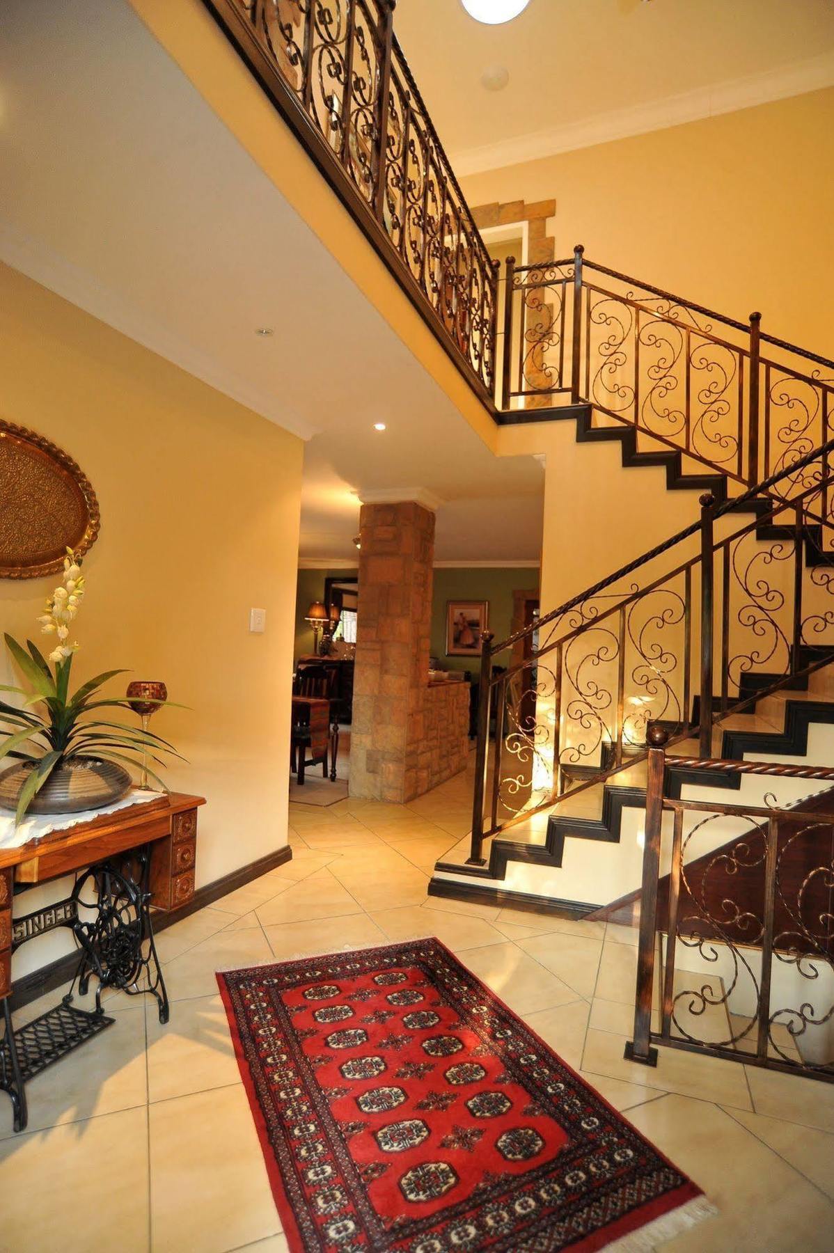 Sunset Manor Guest House Потчефструм Екстериор снимка
